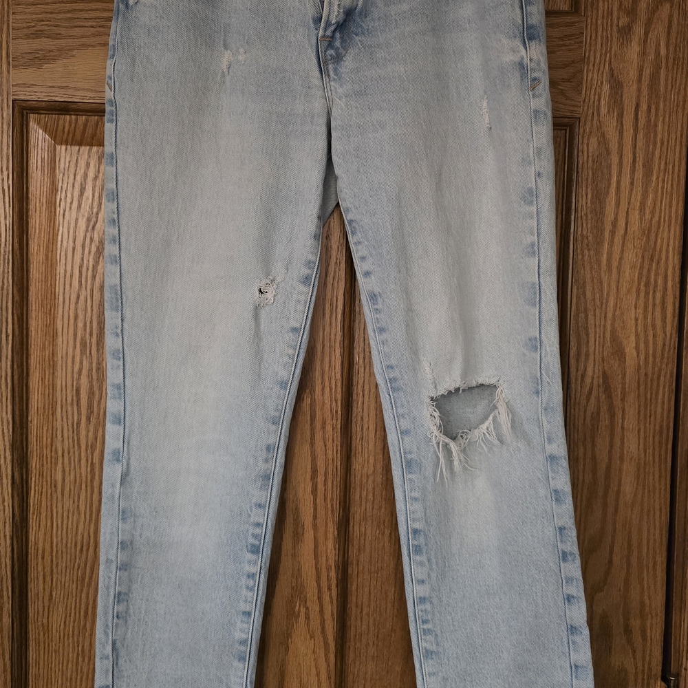 Good American Light Blue Straight Leg Jeans